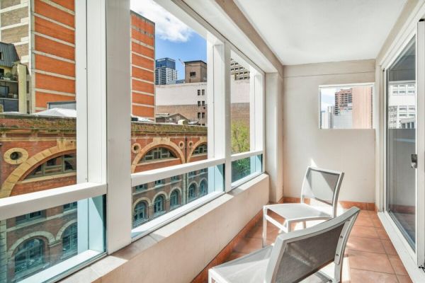 Spacious Apartment in the Heart of the CBD