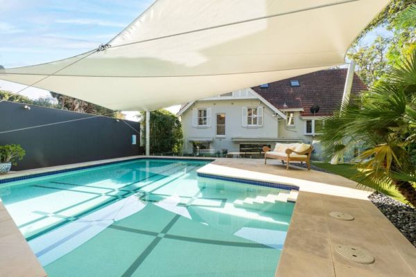 Luxury 7 Bedroom Period Home with Pool & Gardens